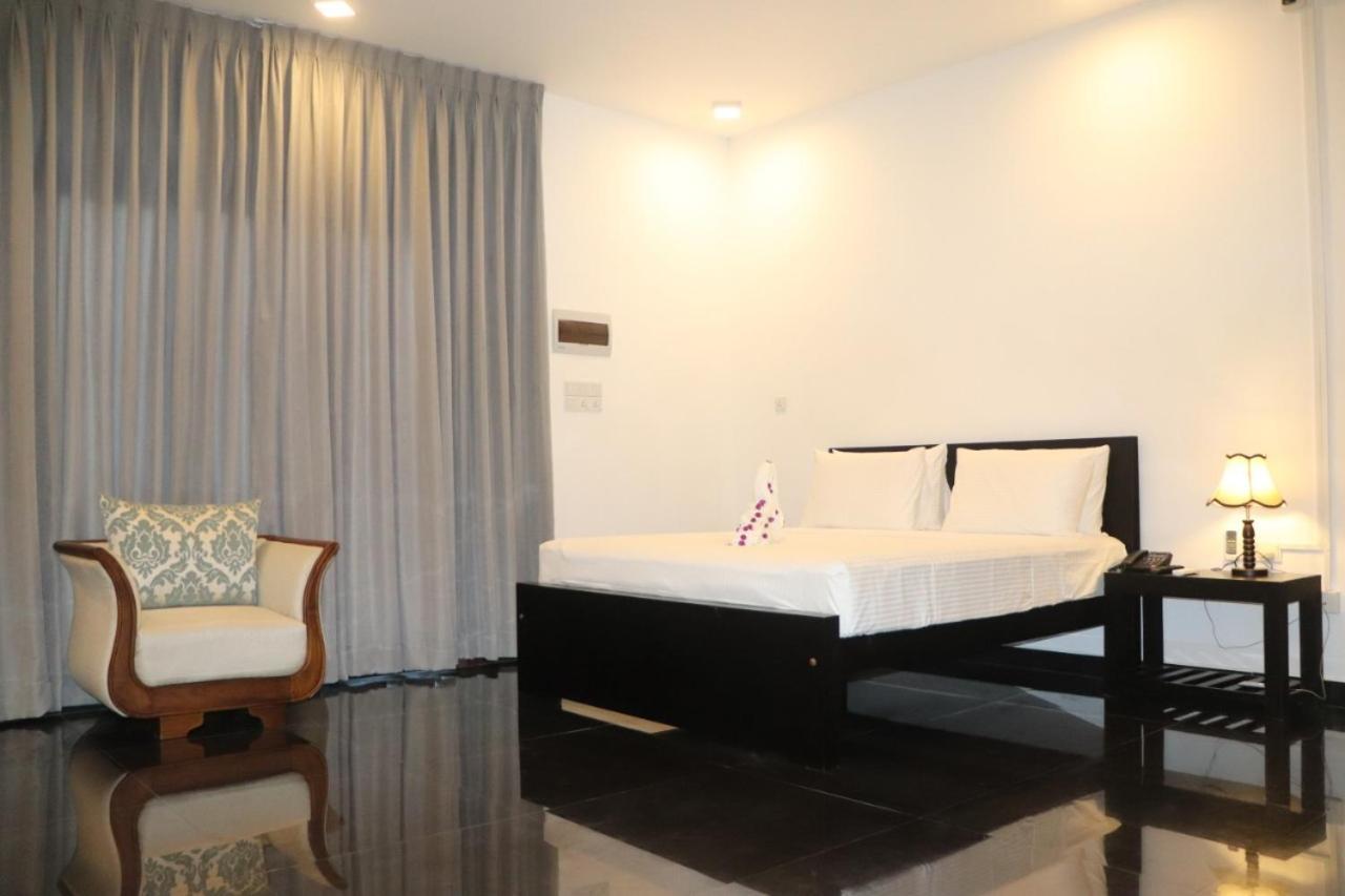 Village Hotel Northern Point Point Pedro 외부 사진