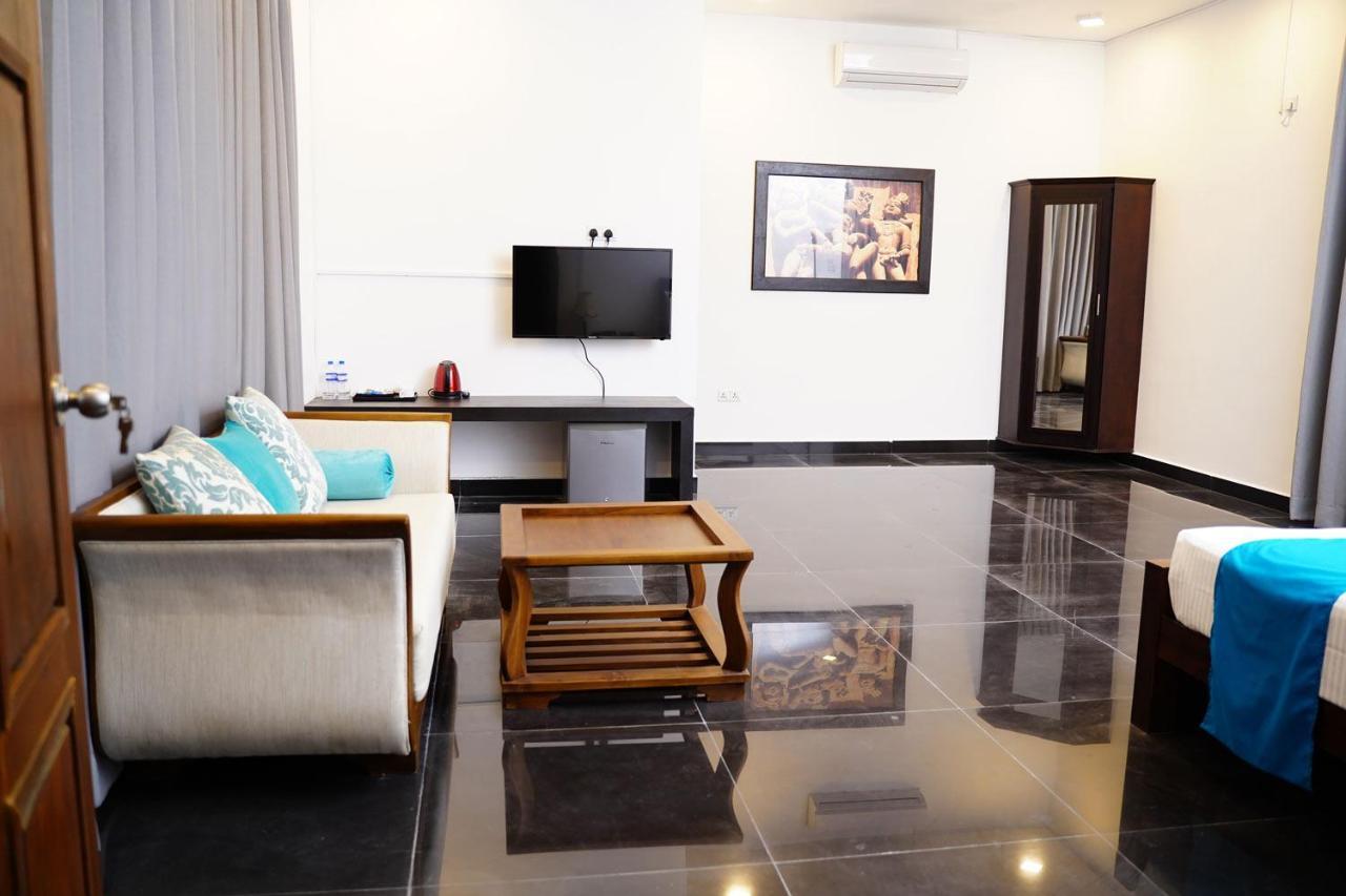 Village Hotel Northern Point Point Pedro 외부 사진