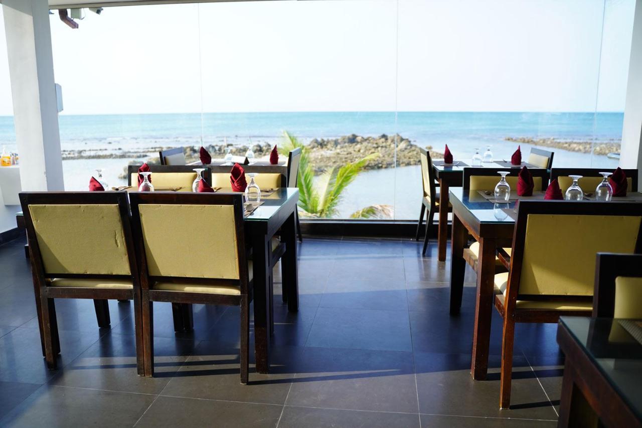 Village Hotel Northern Point Point Pedro 외부 사진