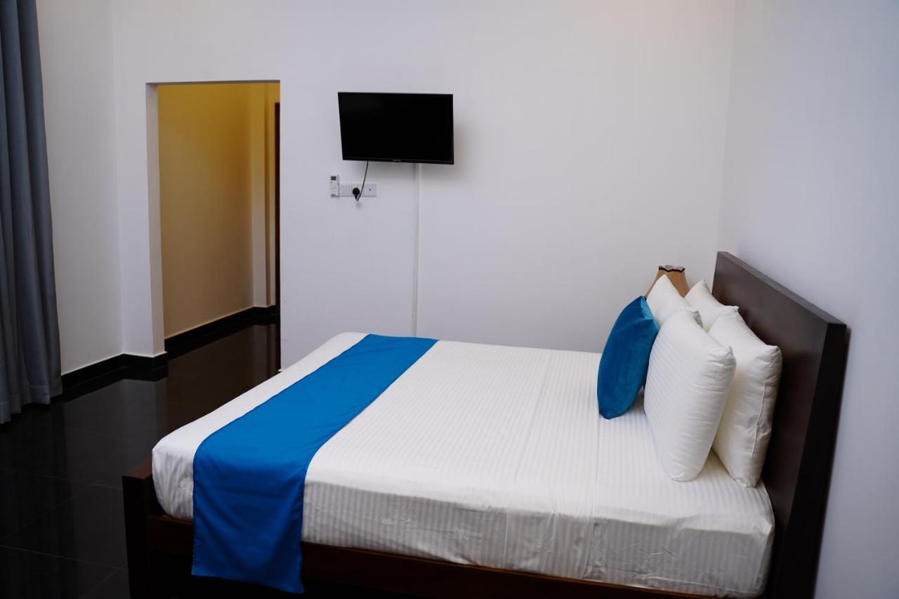 Village Hotel Northern Point Point Pedro 외부 사진