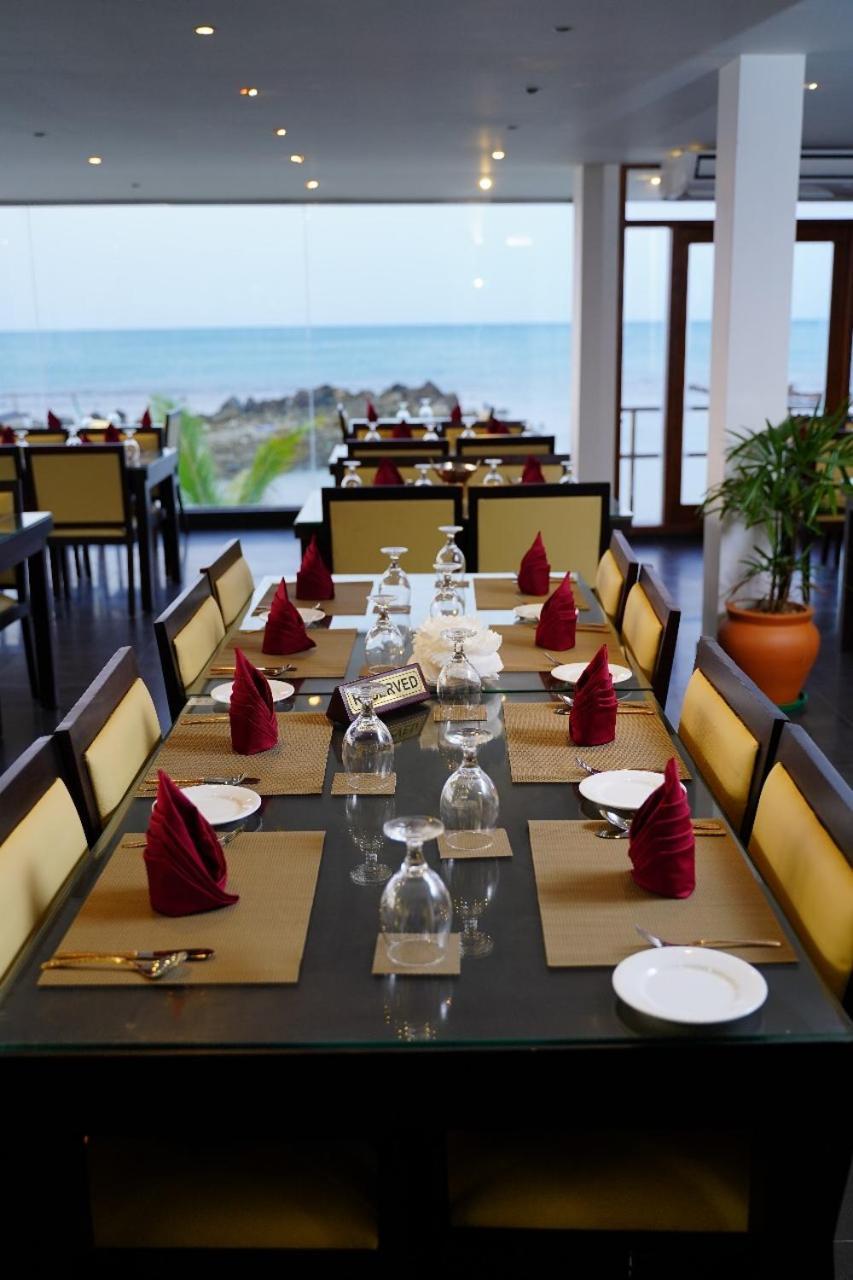 Village Hotel Northern Point Point Pedro 외부 사진
